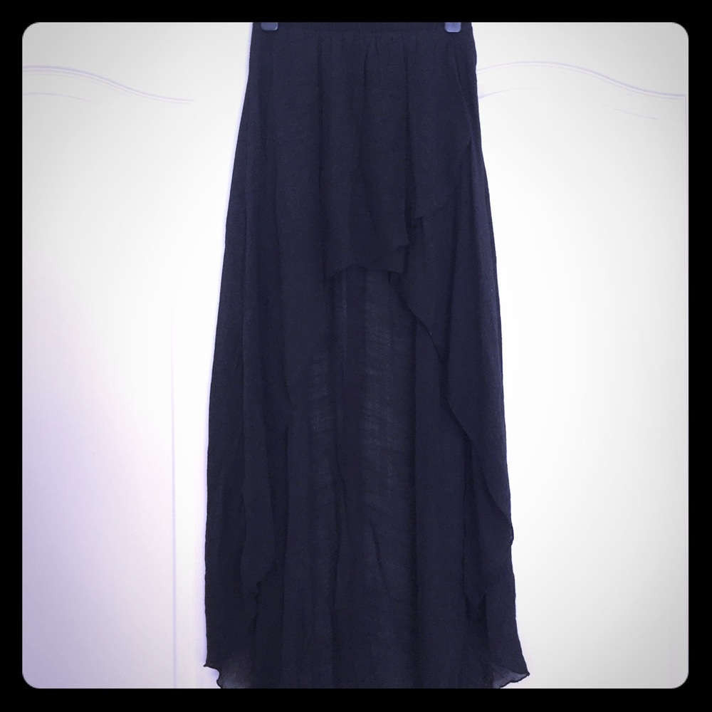 BRAND NEW Black flowy high low skirt